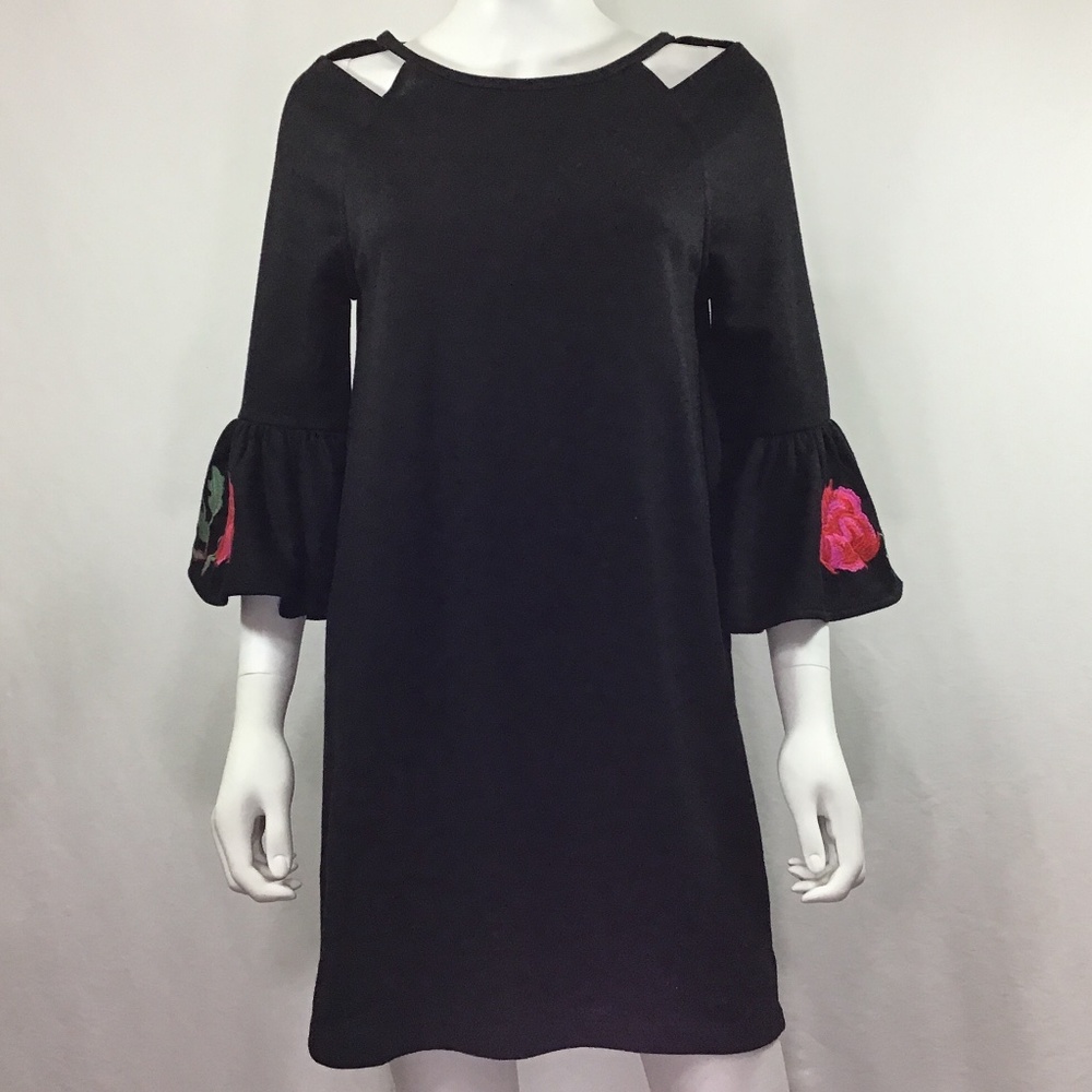 Francesca Alya Black Dress With Bell Sleeves - Picture 1 of 13